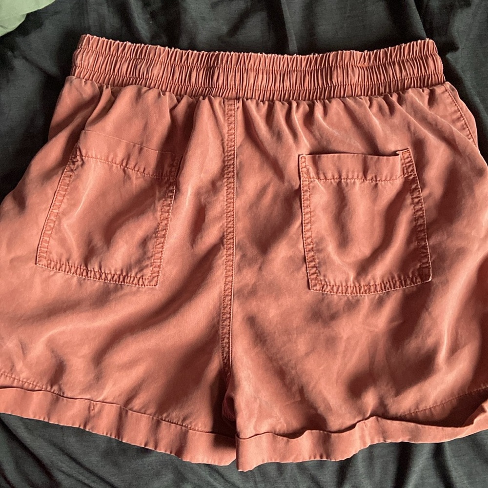 Universal Thread Shorts - Picture 2 of 3